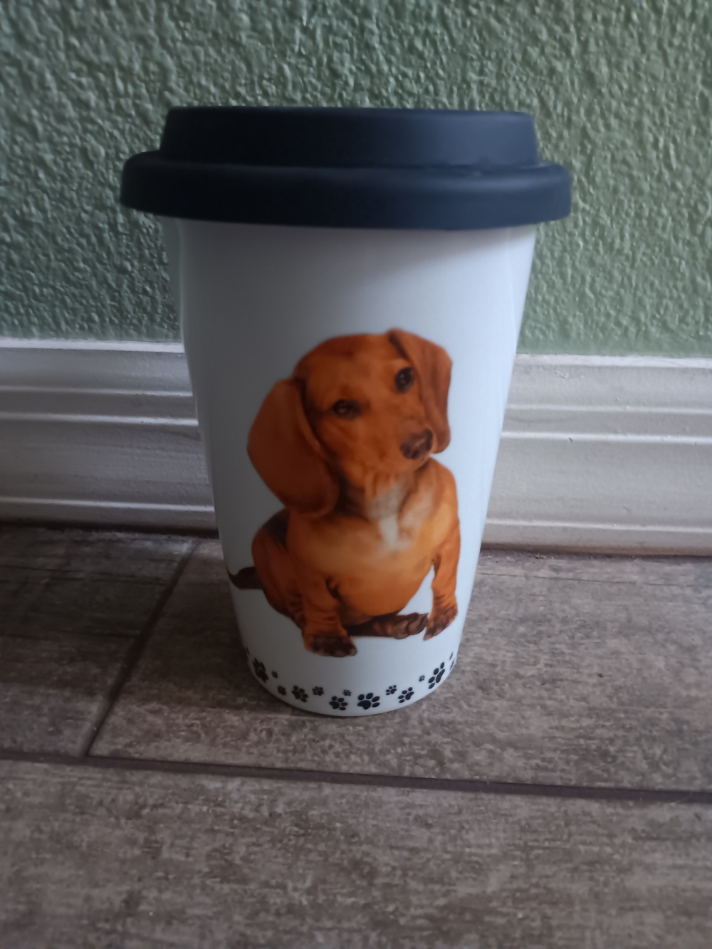 Travel Coffee Mug with Dachshund Design - Black Lid -